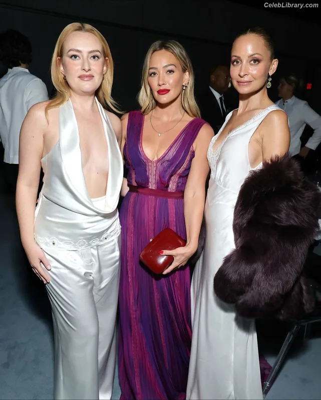 Hilary Duff photo 18 of 1414