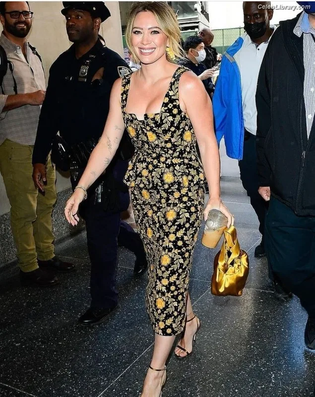 Hilary Duff photo 10 of 1414