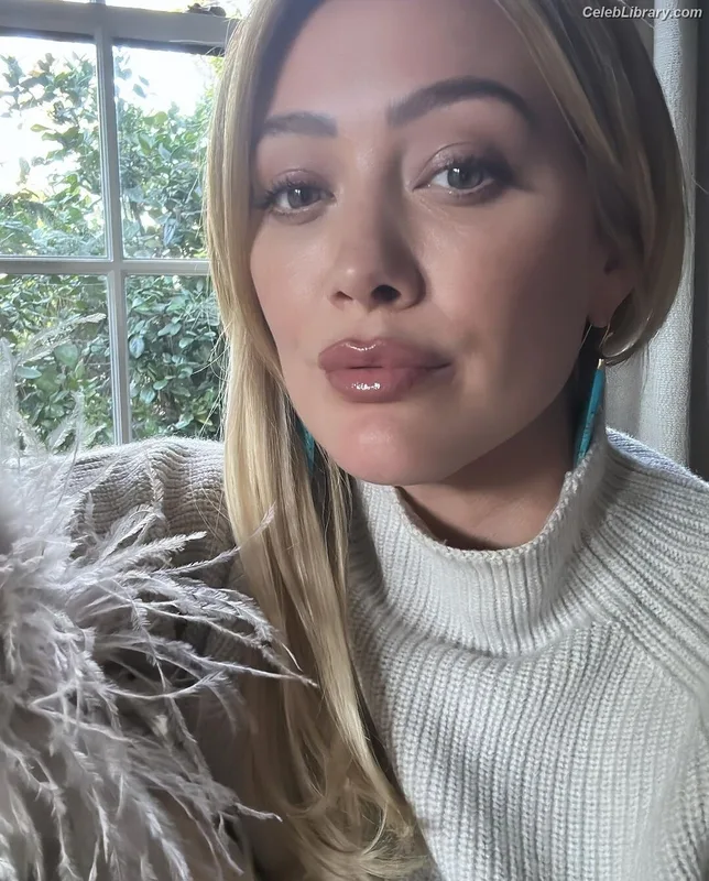 Hilary Duff photo 6 of 1414
