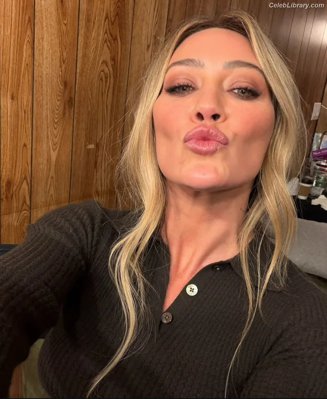 Hilary Duff photo 10 of 1414
