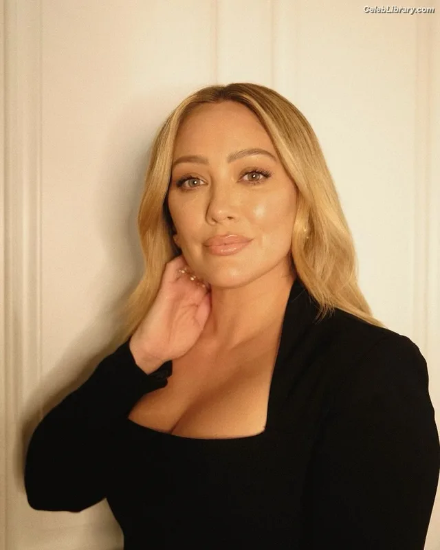 Hilary Duff photo 16 of 1414