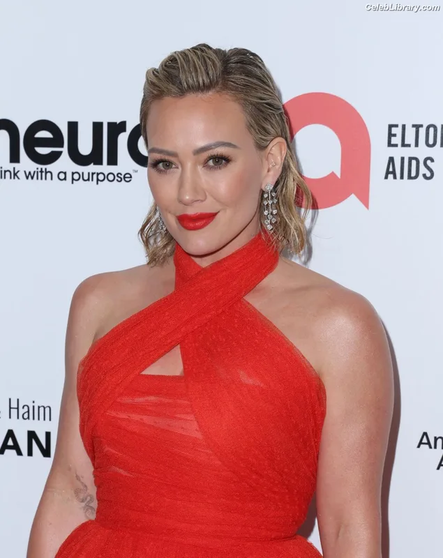 Hilary Duff photo 9 of 1414