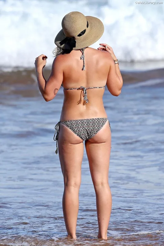 Hilary Duff photo 15 of 1414