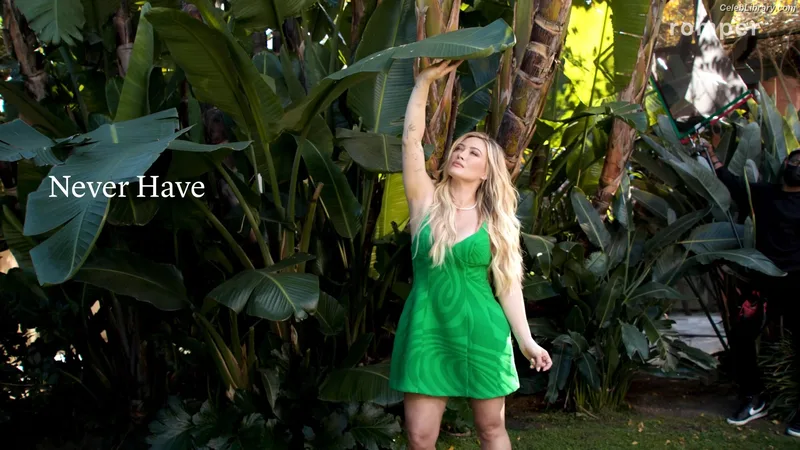 Hilary Duff photo 17 of 1414