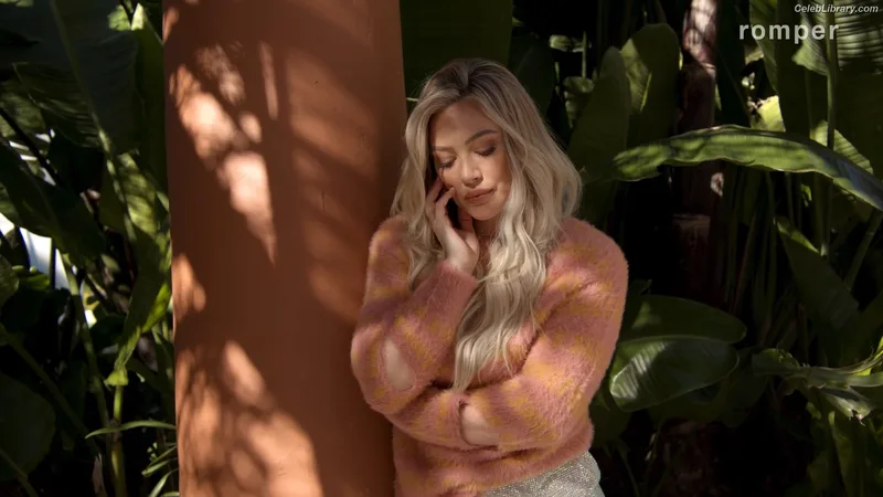 Hilary Duff photo 11 of 1414