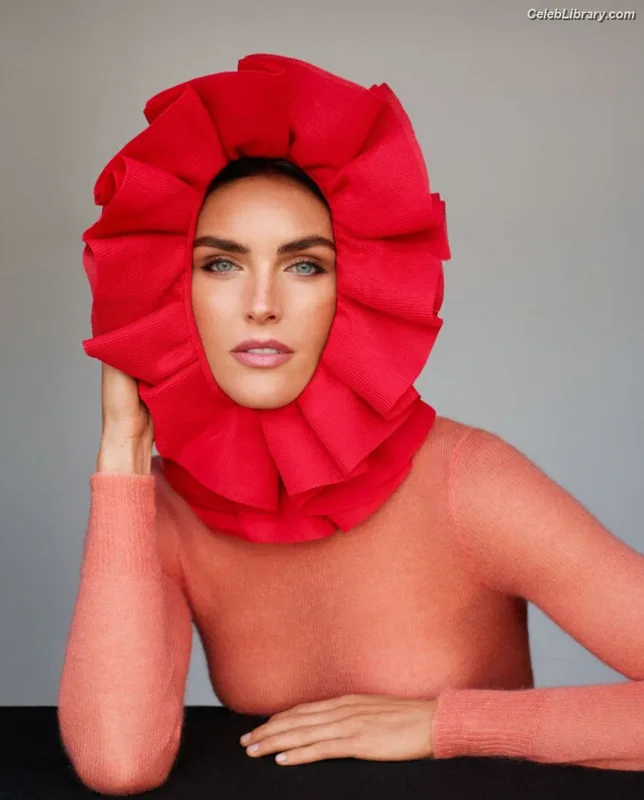 Hilary Rhoda photo 4 of 15