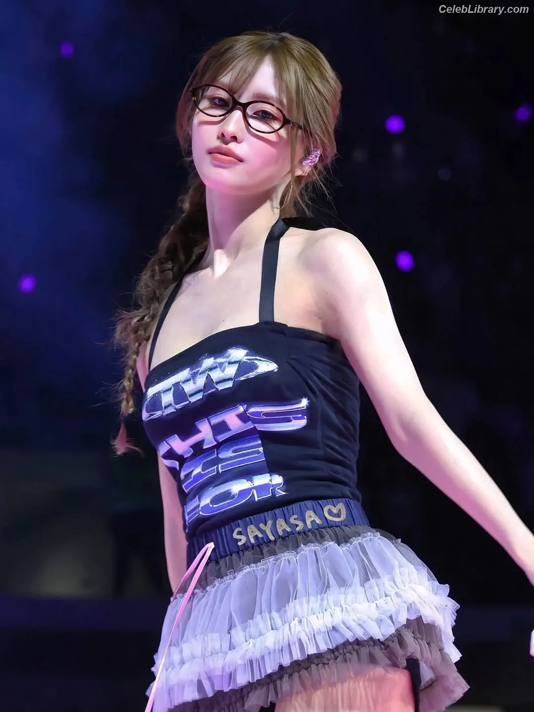 Hirai Momo TWICE photo 11 of 638