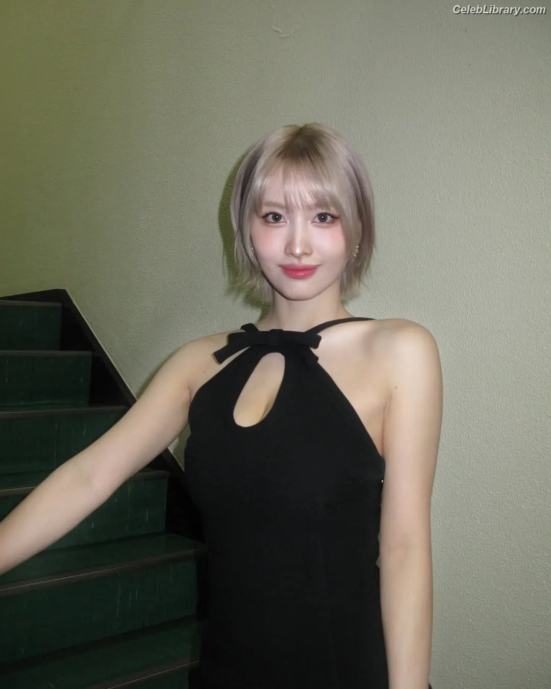 Hirai Momo TWICE photo 15 of 638