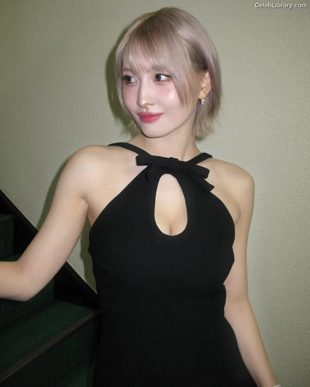 Hirai Momo TWICE photo 16 of 638