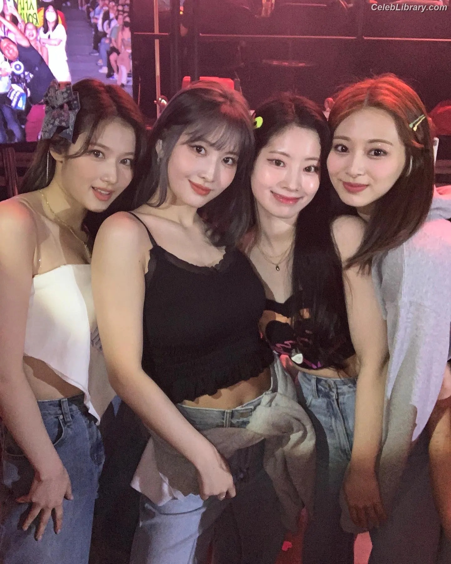 Hirai Momo TWICE photo 4 of 638