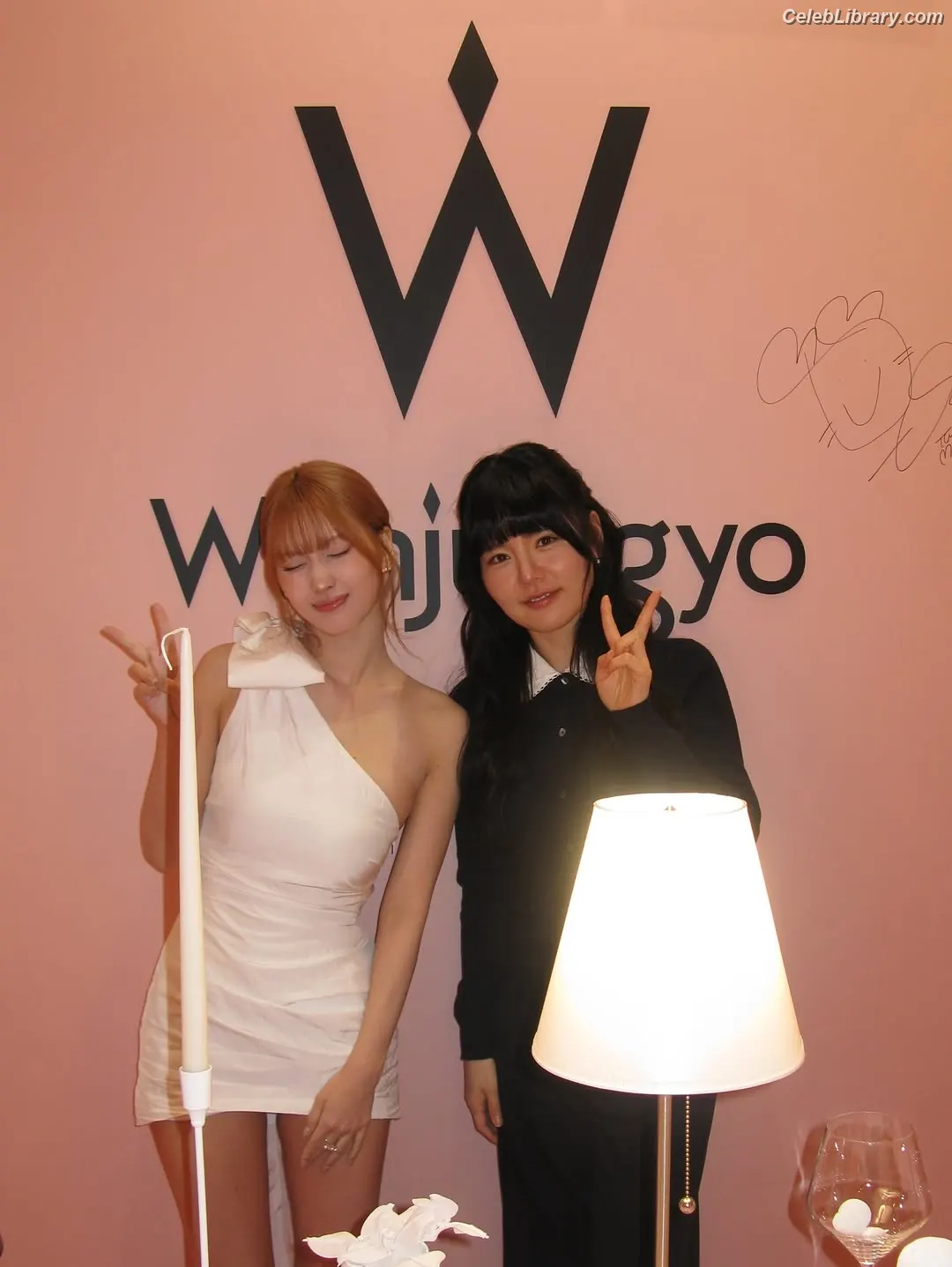 Hirai Momo TWICE photo 7 of 638