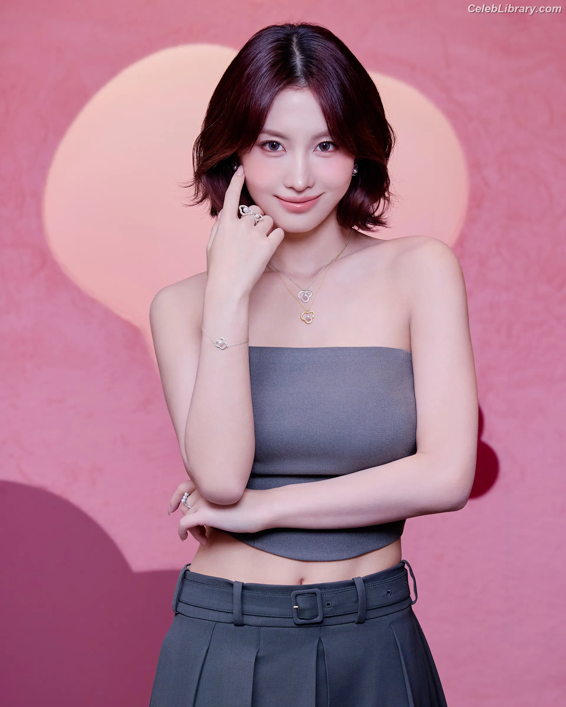 Hirai Momo TWICE photo 24 of 638
