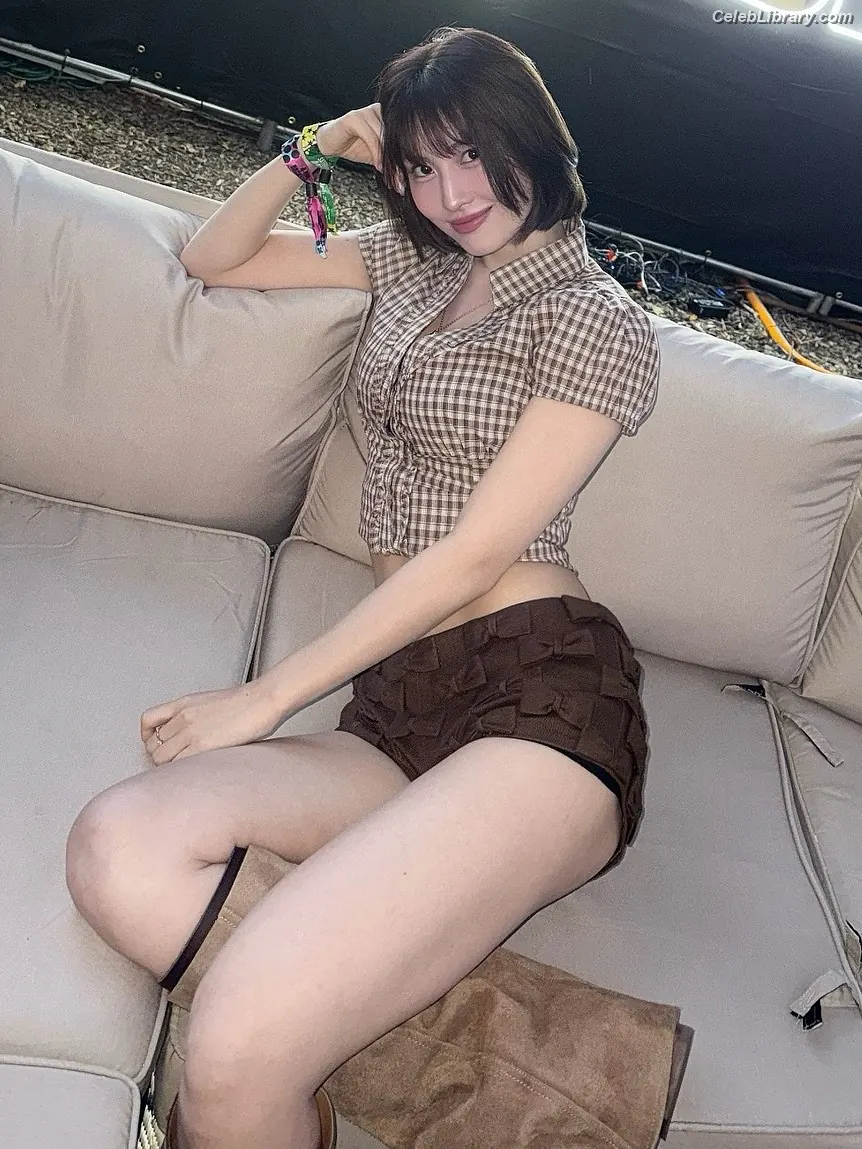Hirai Momo TWICE photo 14 of 638