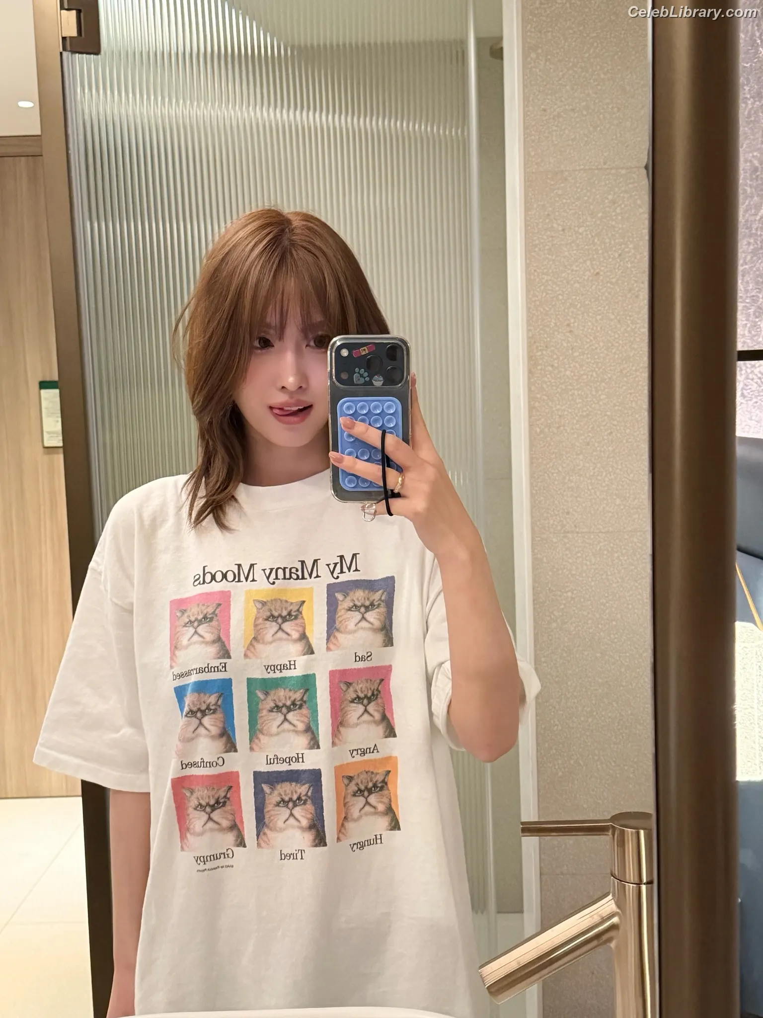 Hirai Momo TWICE photo 24 of 638