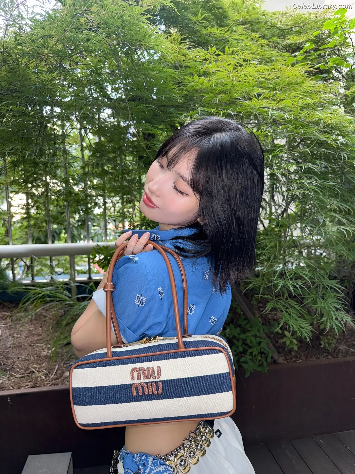 Hirai Momo TWICE photo 16 of 638