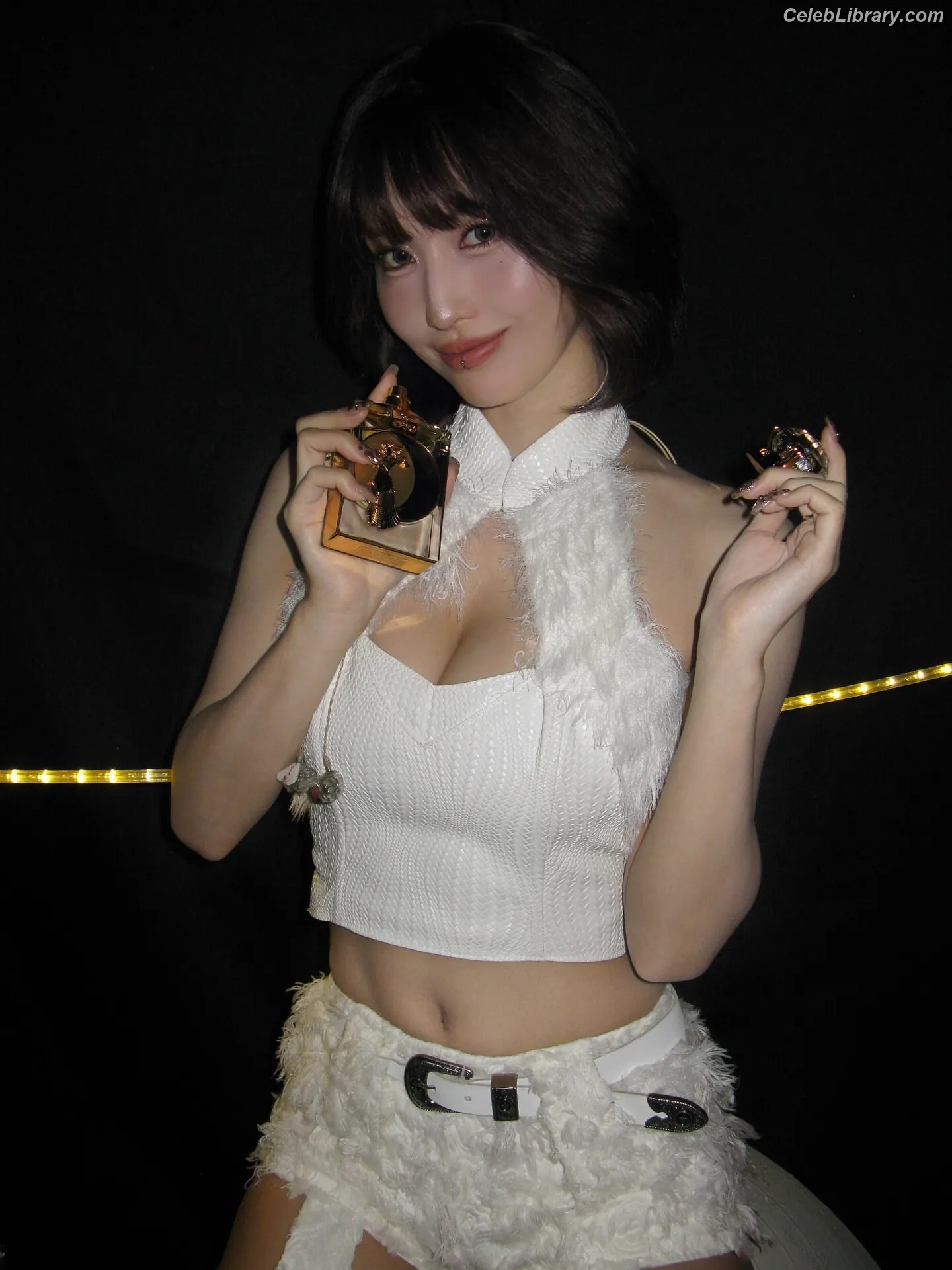 Hirai Momo TWICE photo 16 of 638