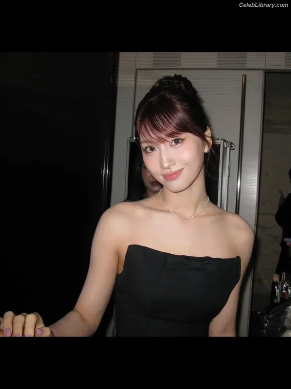 Hirai Momo  TWICE photo 8 of 639