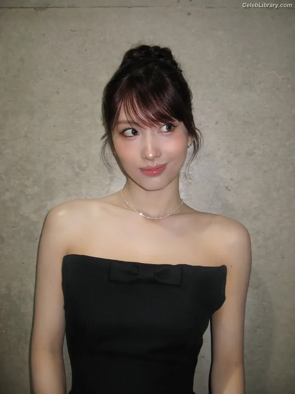 Hirai Momo  TWICE photo 9 of 639