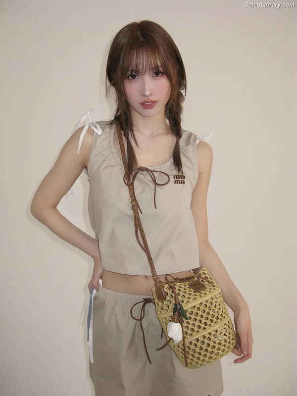 Hirai Momo  TWICE photo 12 of 639