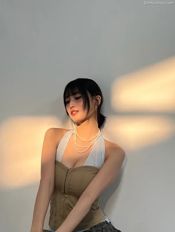 Hirai Momo  TWICE photo 20 of 639
