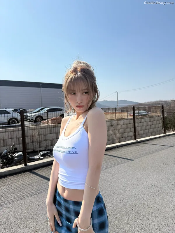 Hirai Momo  TWICE photo 24 of 639