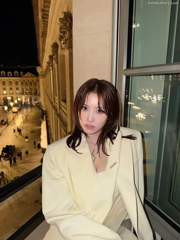 Hirai Momo TWICE photo 10 of 639