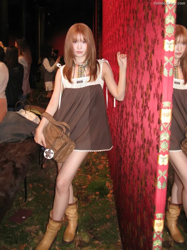 Hirai Momo TWICE photo 17 of 639