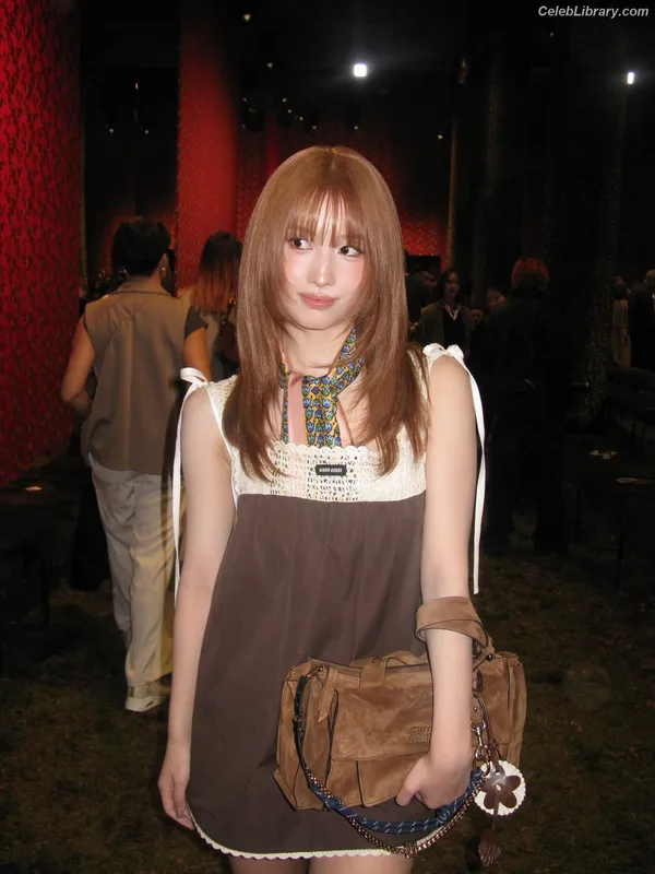 Hirai Momo TWICE photo 22 of 639
