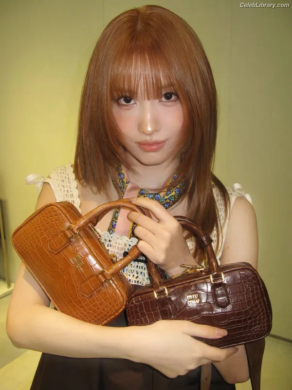 Hirai Momo  TWICE photo 13 of 639