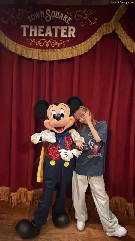 Hirai Momo  TWICE photo 14 of 639