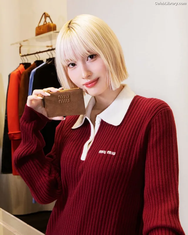 Hirai Momo  TWICE photo 24 of 639