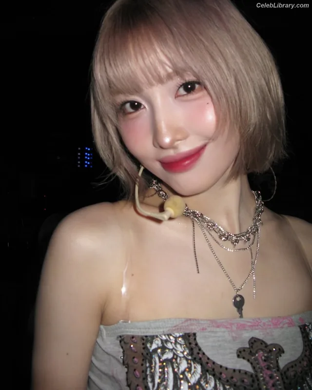Hirai Momo  TWICE photo 5 of 639