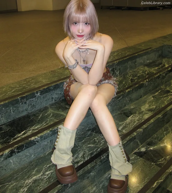 Hirai Momo  TWICE photo 11 of 639