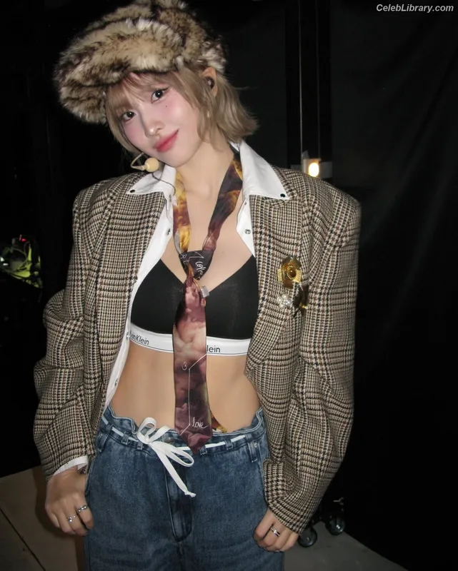 Hirai Momo  TWICE photo 12 of 639