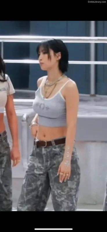 Hirai Momo  TWICE photo 16 of 639