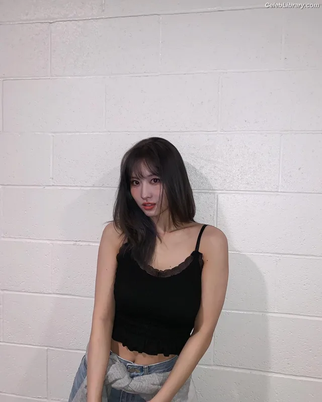 Hirai Momo  TWICE photo 1 of 639