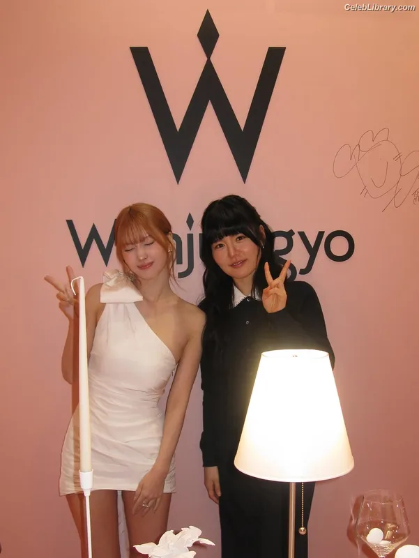 Hirai Momo  TWICE photo 7 of 639