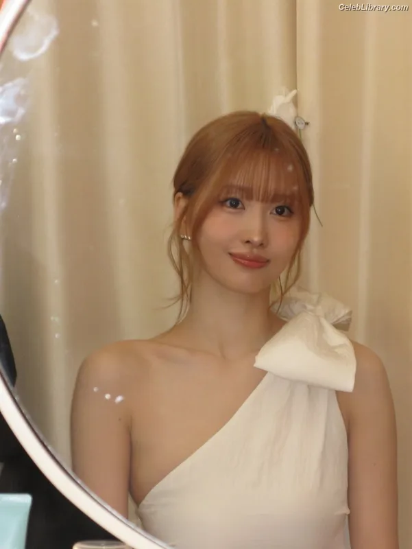 Hirai Momo  TWICE photo 11 of 639