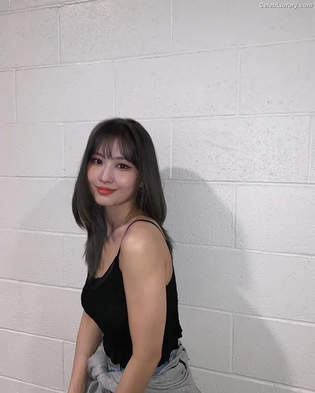 Hirai Momo  TWICE photo 13 of 639