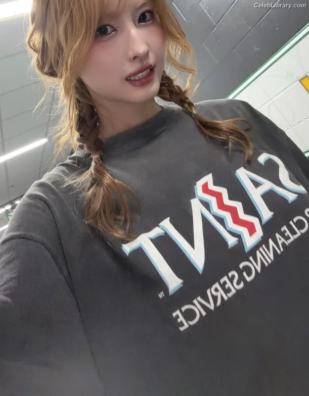 Hirai Momo  TWICE photo 17 of 639