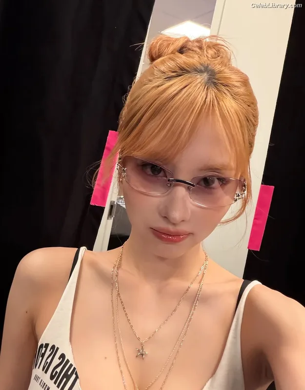 Hirai Momo  TWICE photo 19 of 639