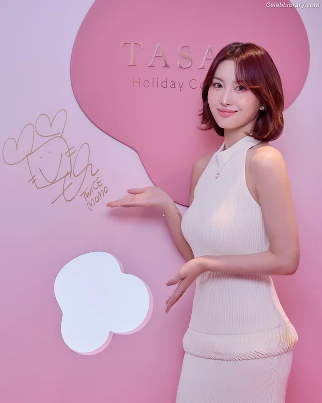 Hirai Momo  TWICE photo 4 of 639