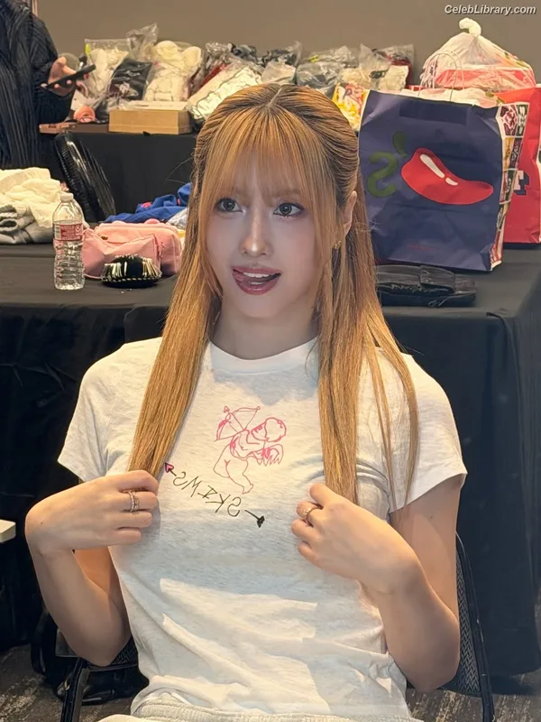 Hirai Momo  TWICE photo 9 of 639