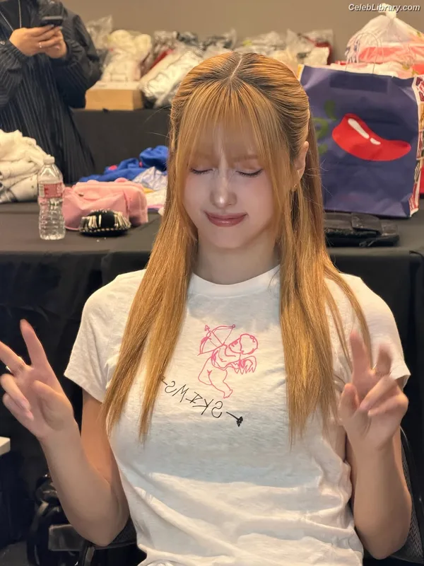 Hirai Momo  TWICE photo 11 of 639