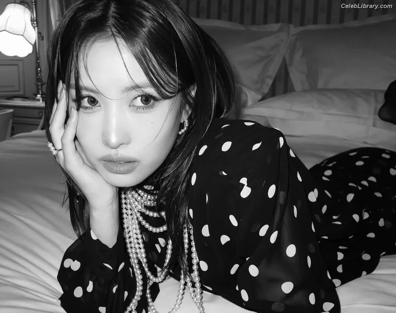Hirai Momo  TWICE photo 15 of 639