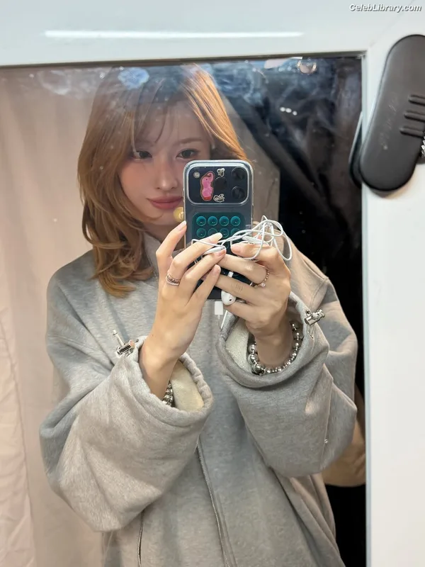 Hirai Momo  TWICE photo 20 of 639