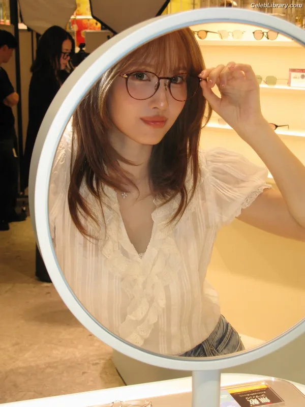 Hirai Momo  TWICE photo 3 of 639