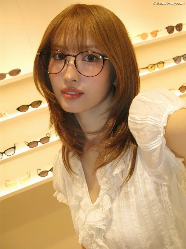 Hirai Momo  TWICE photo 6 of 639