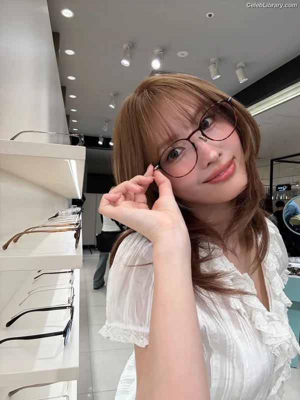 Hirai Momo  TWICE photo 10 of 639