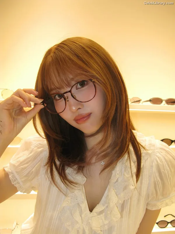 Hirai Momo  TWICE photo 13 of 639